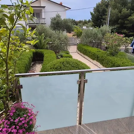 Appartement & Garden Lavanda *